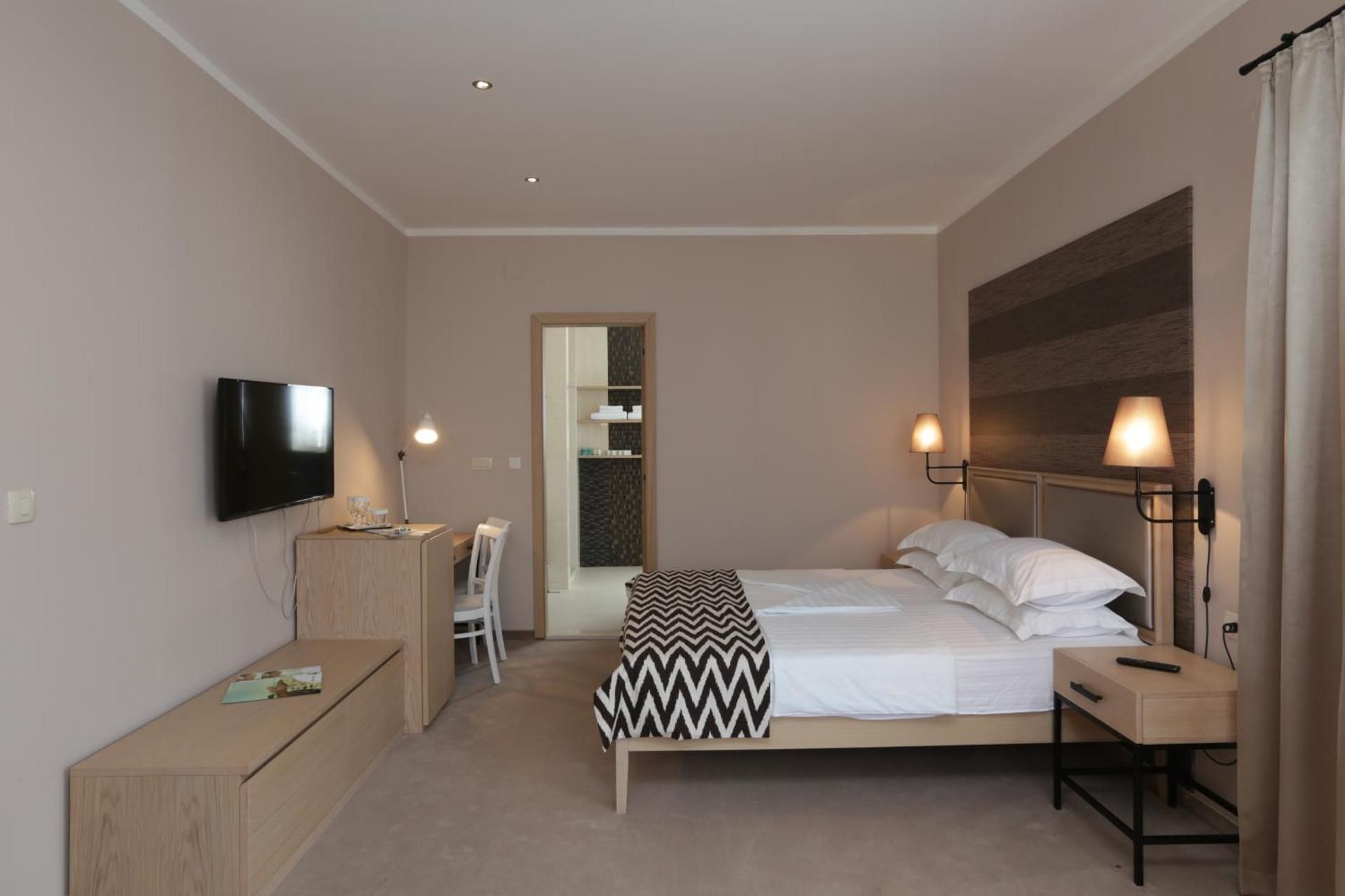 Junior Suite with Mountain View