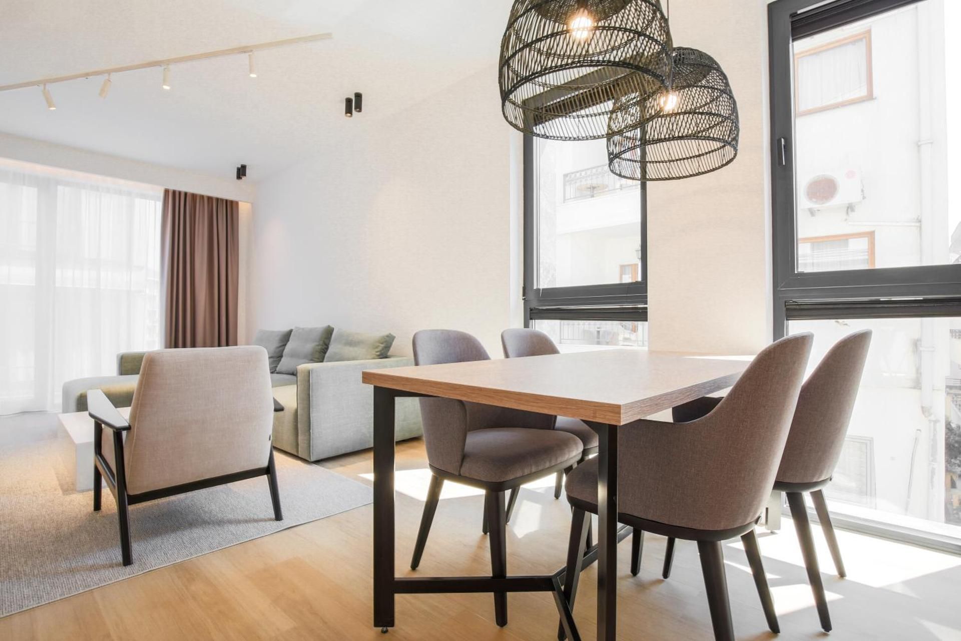 Onia Luxury