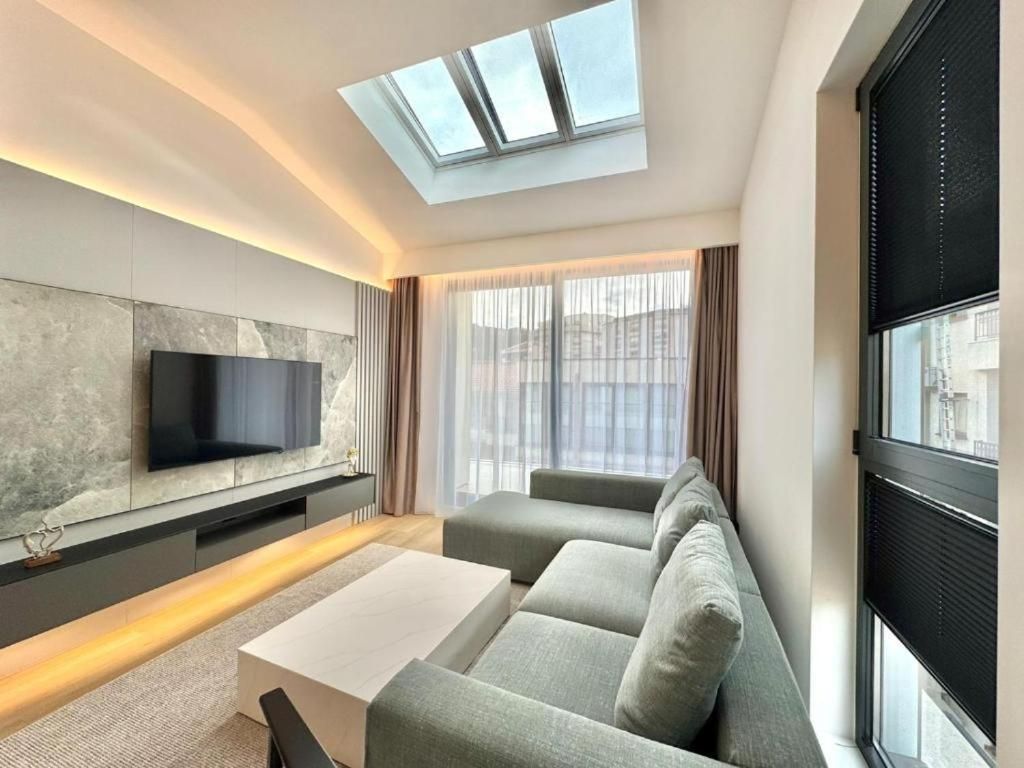 Deluxe One-Bedroom Apartment with City View