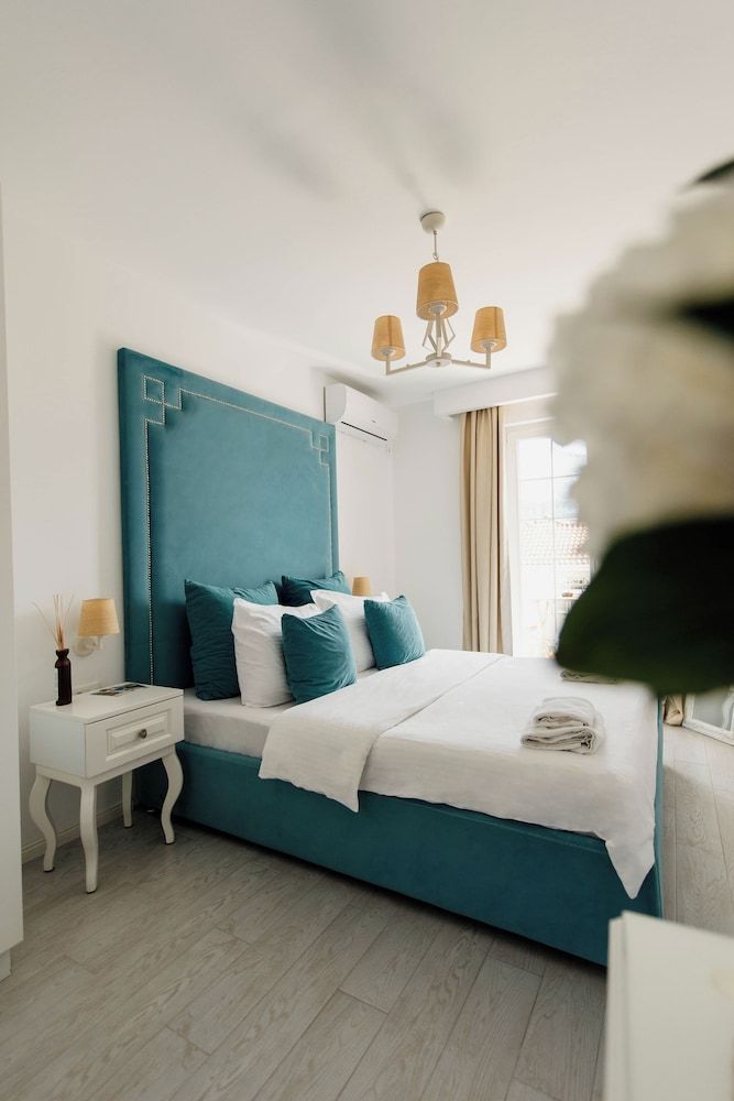 Captain's Villa Design Studio, Patio, City View 3