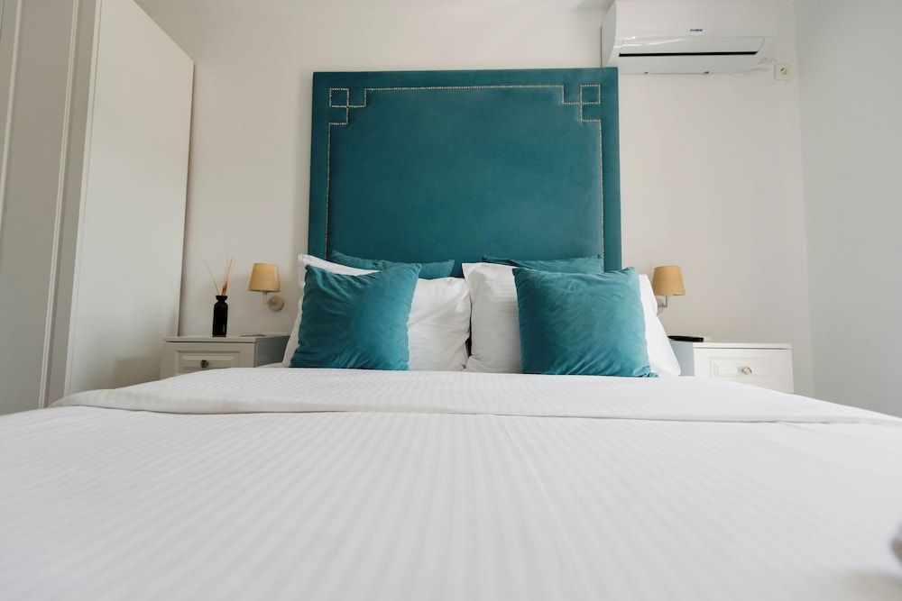 Captain's Villa Design Studio, Patio, City View 2