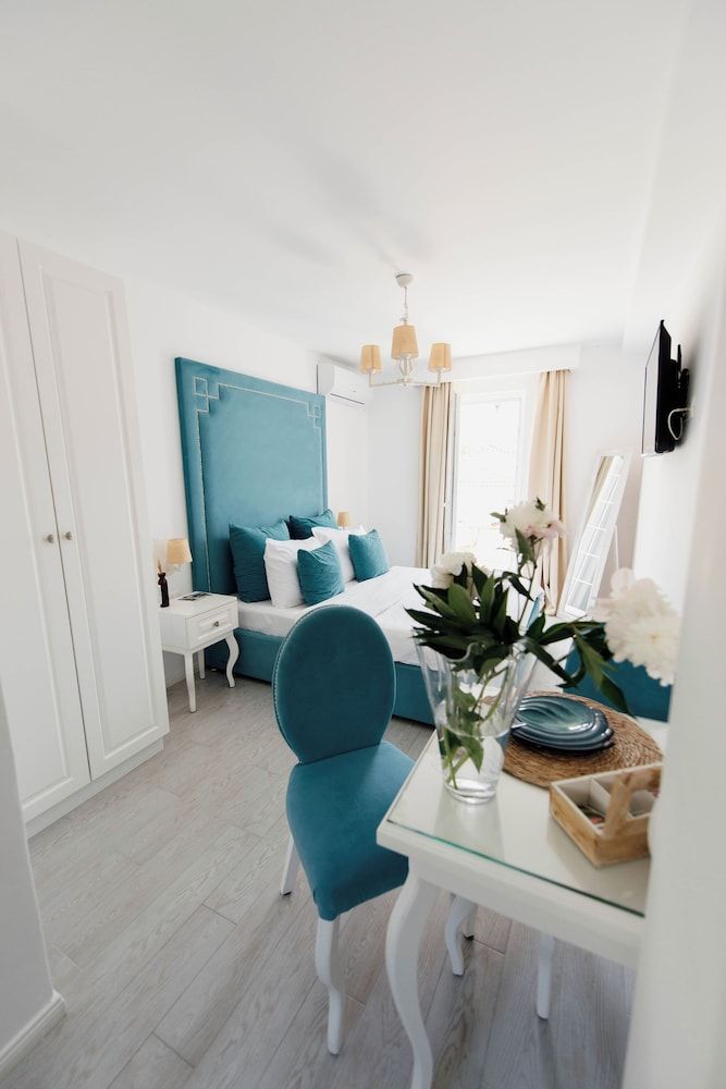 Captain's Villa Design Studio, Patio, City View 5