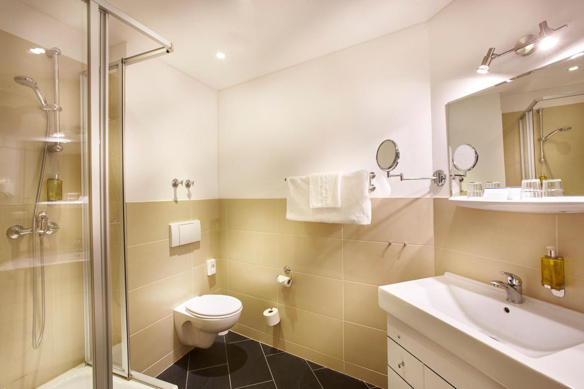 Hotel Kiel by Golden Tulip Standard Single Room 2