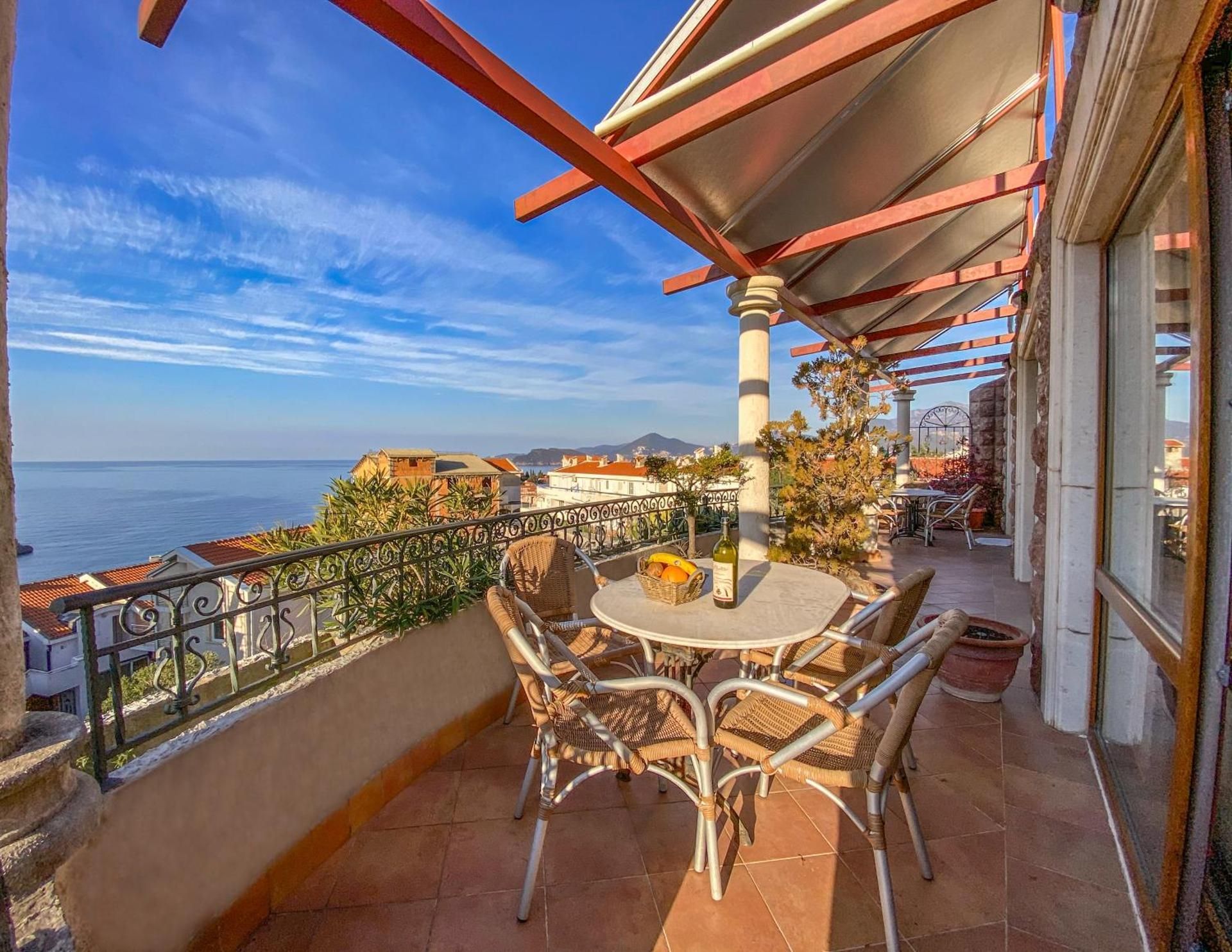 Suite with Sea View