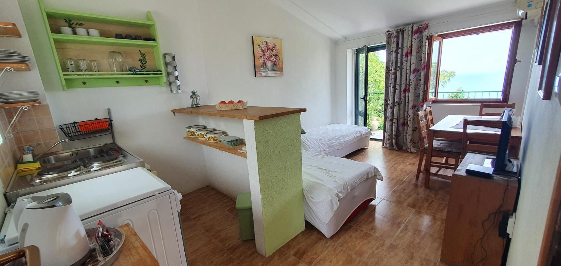 One-Bedroom Apartment (4 Adults)