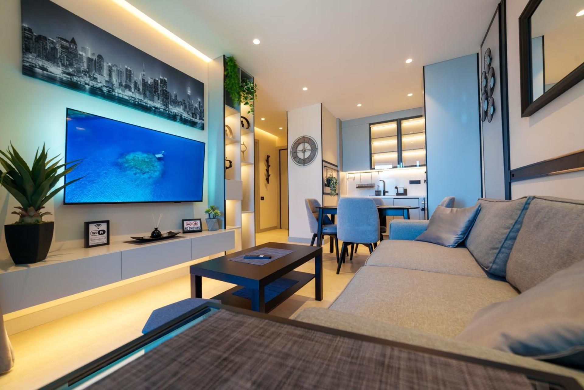 One-Bedroom Apartment - Sea Side