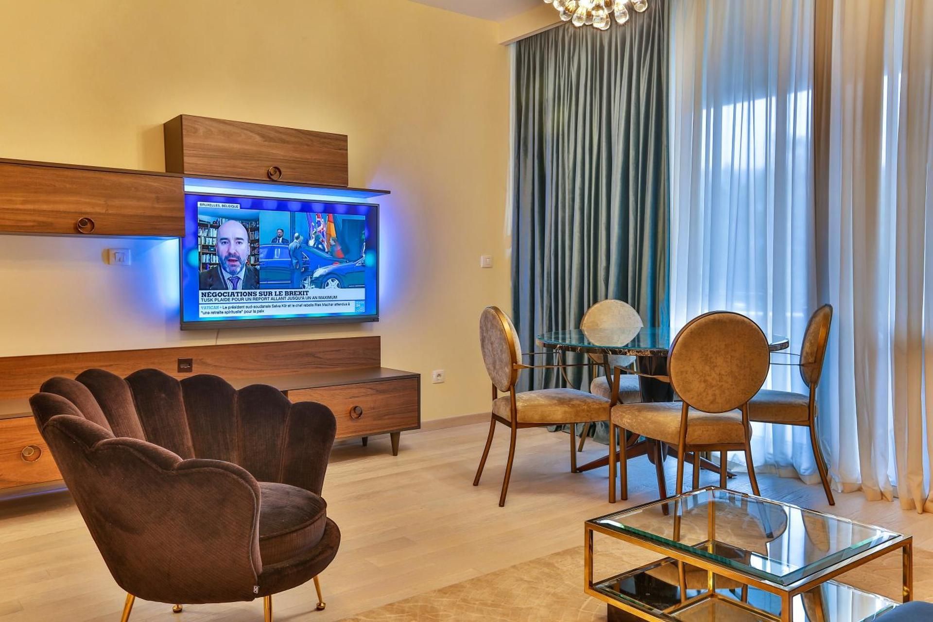 Superior Apartment