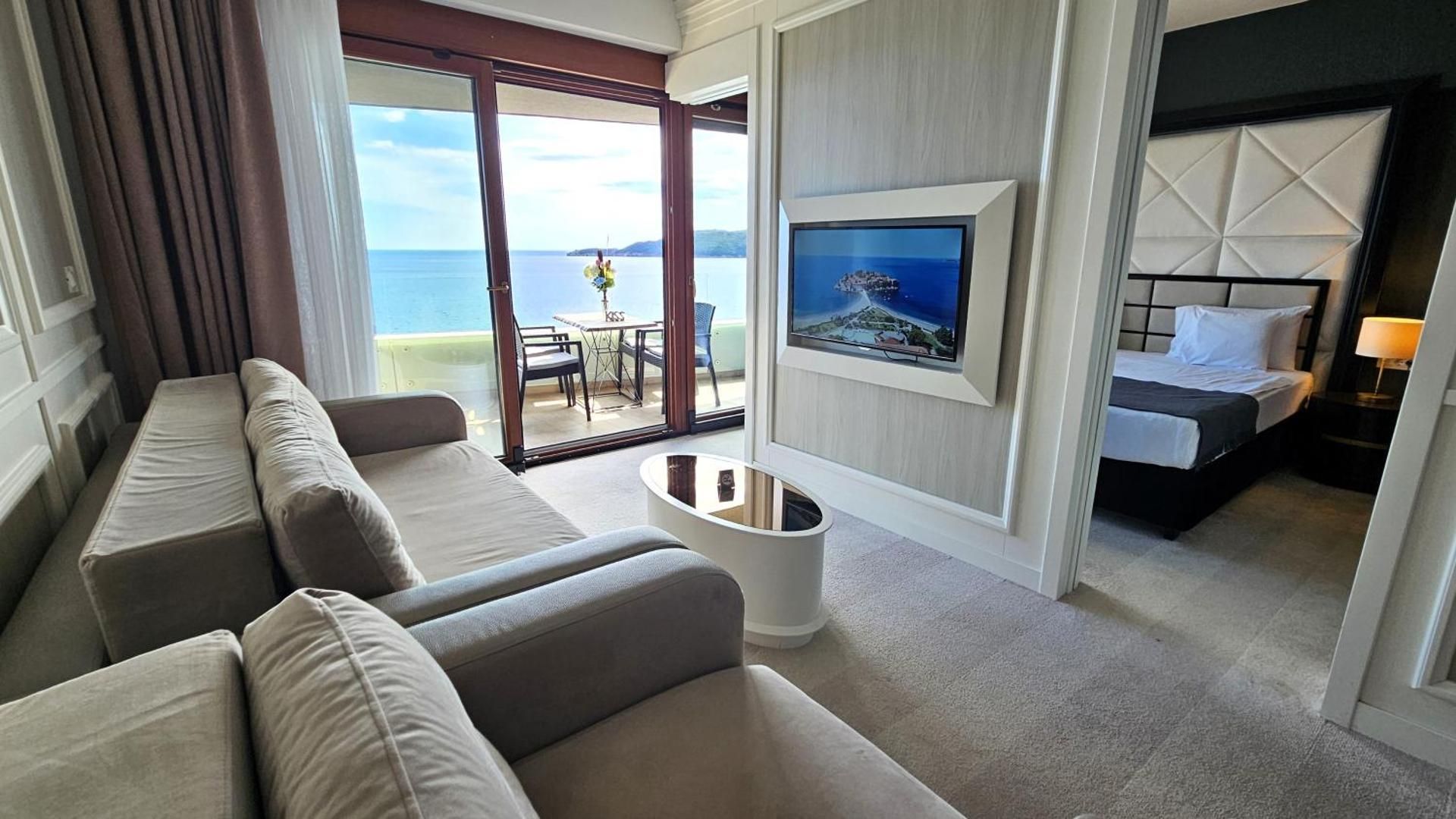 Royalis Suites Superior Suite with Sea View 2