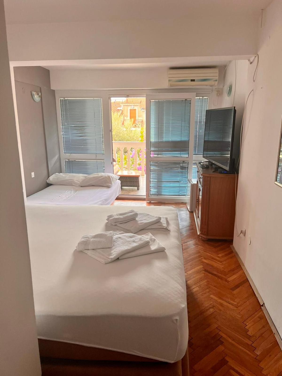 Deluxe Triple Room with Sea View