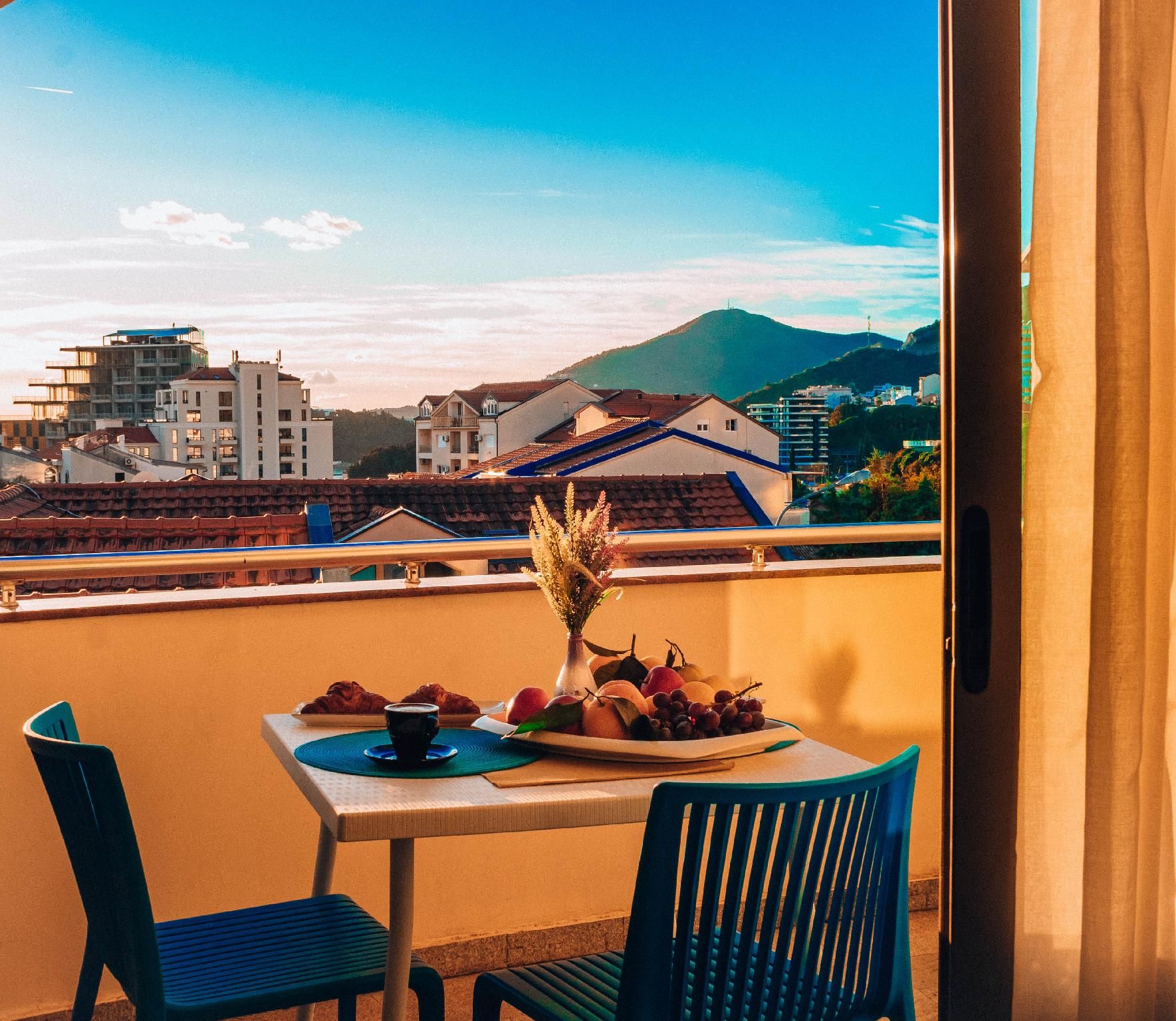 Deluxe Apartment with Terrace