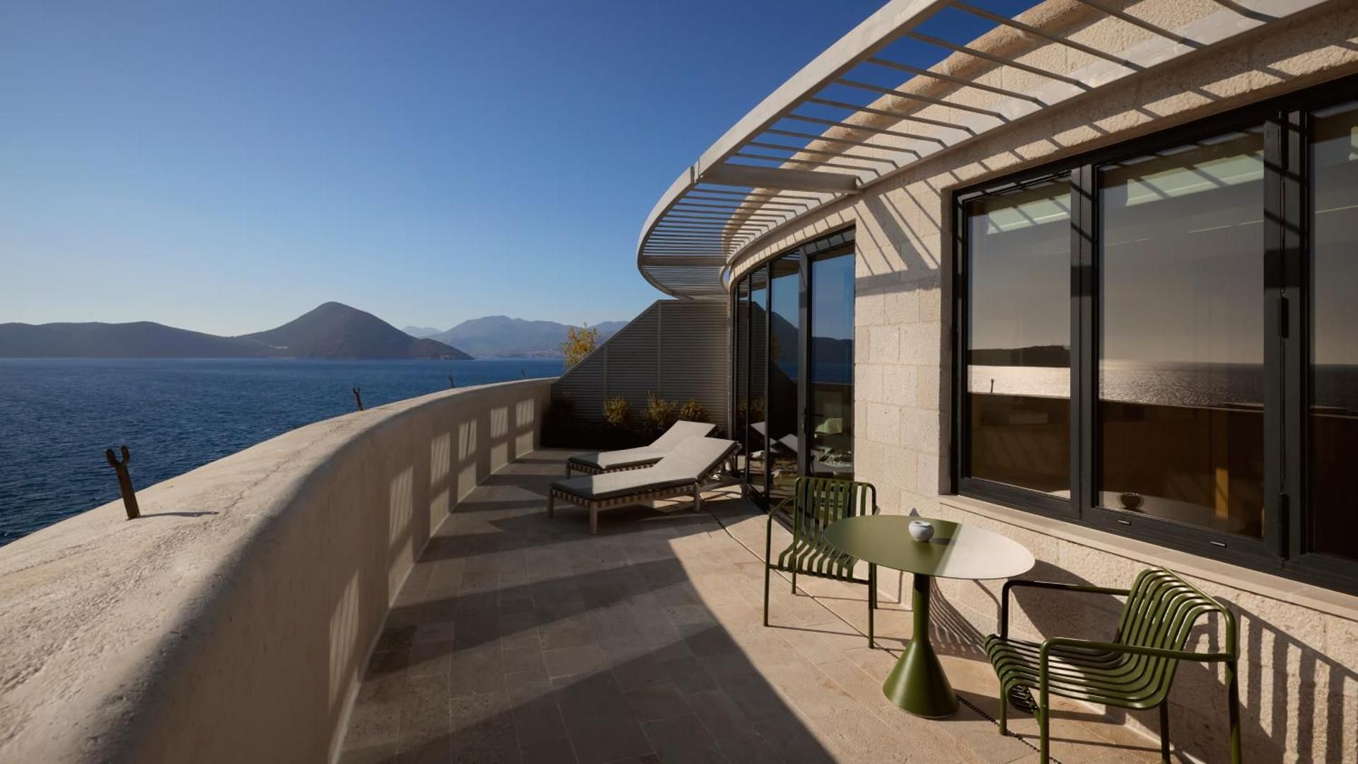 Panoramic Room