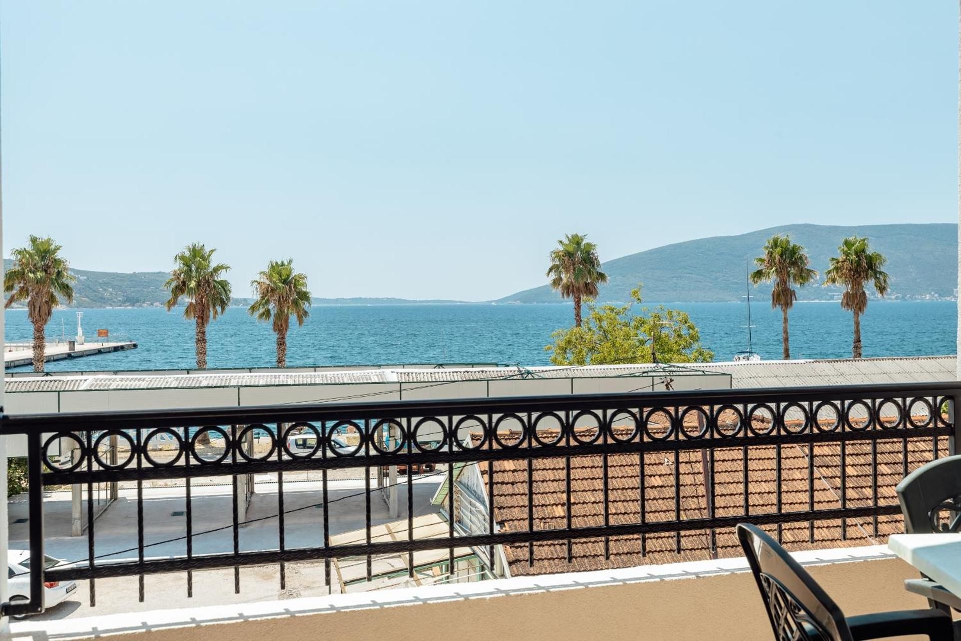 Deluxe Triple Room with Sea View