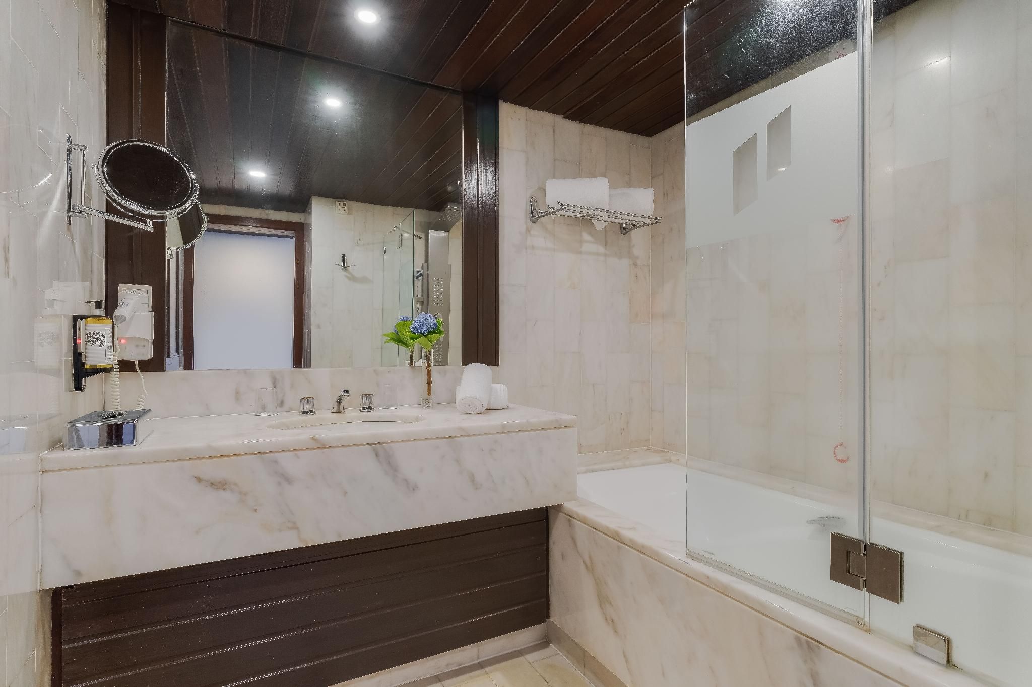Sea View Suite for 3 Adults