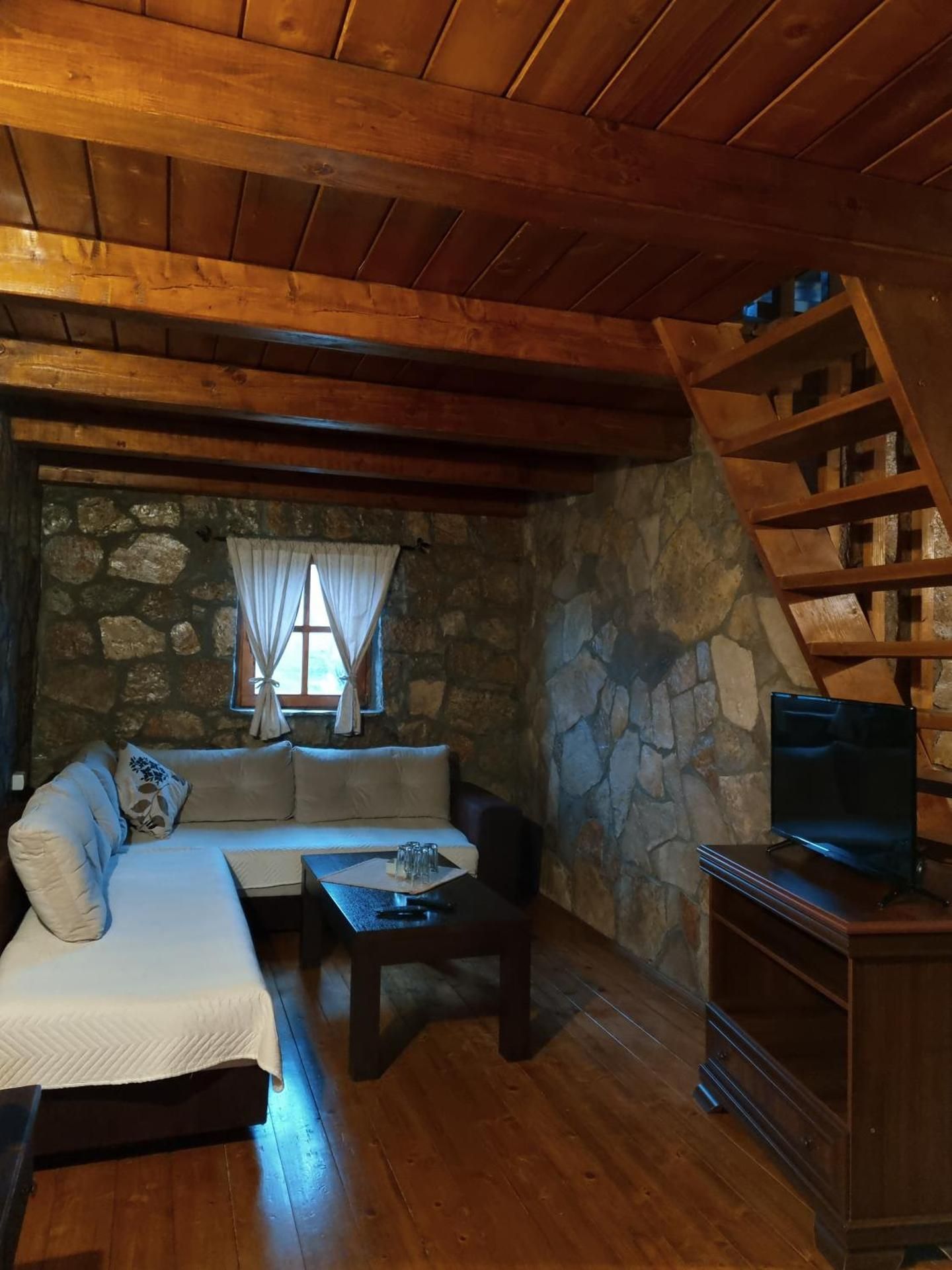 Apartment with Lake View