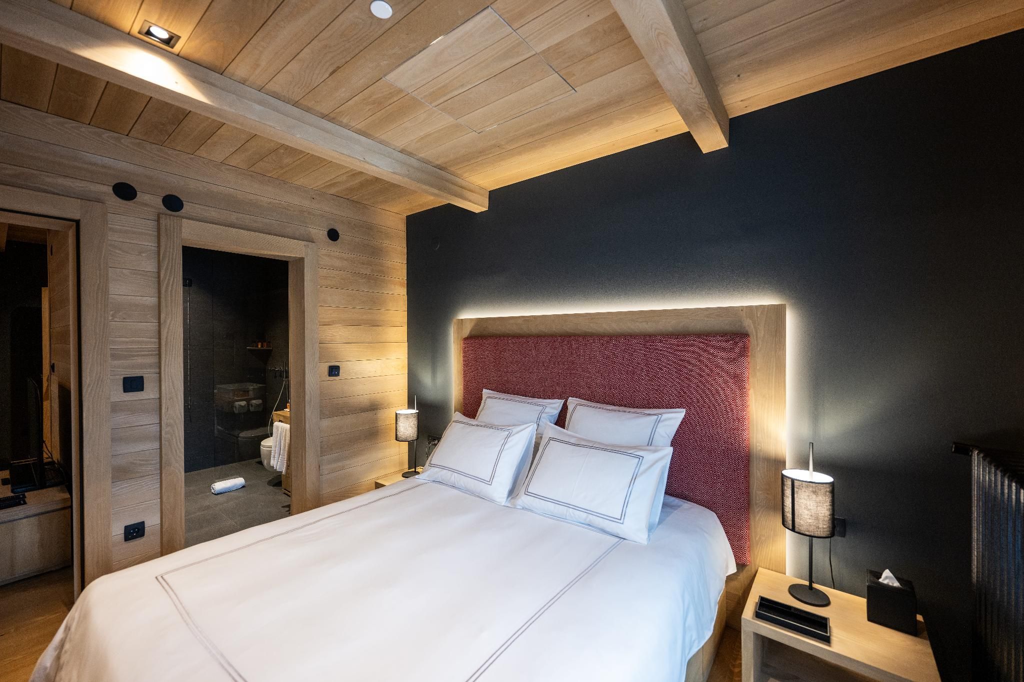 Signature Suite