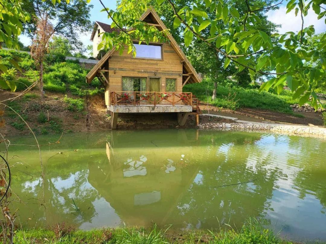 Bungalow - Water Front