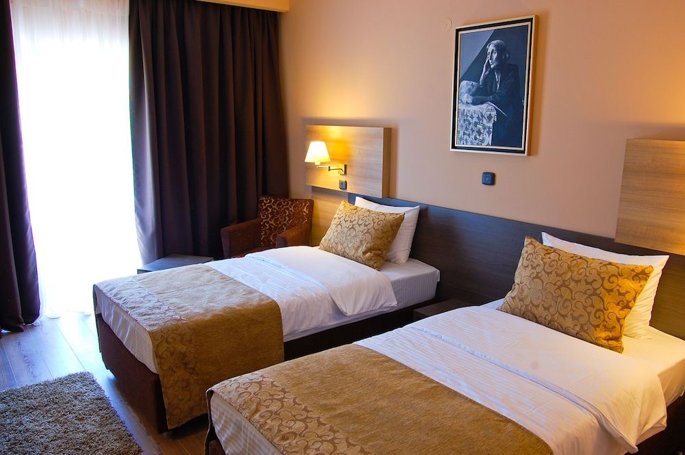 Classic Twin Room, 1 Bedroom, Smoking, Park View