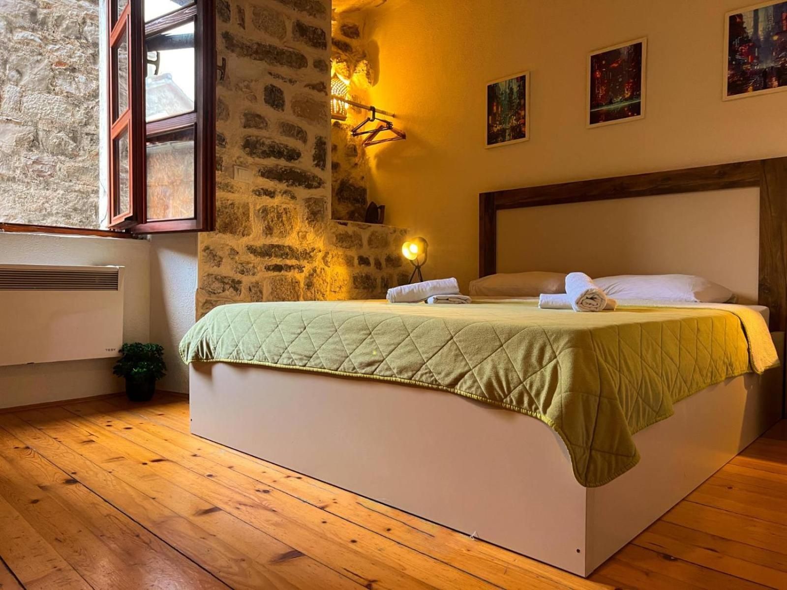 One-Bedroom Standard Apartment