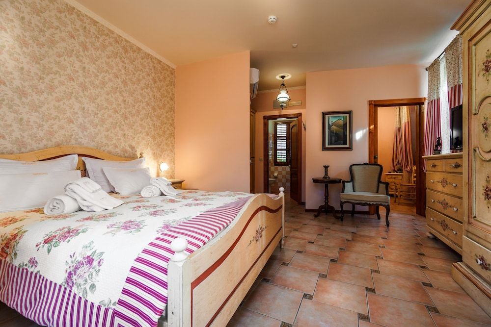 Hotel Monte Cristo Triple Room 4