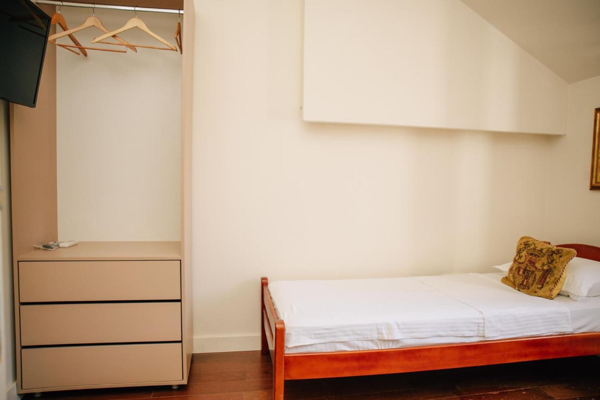 Twin Room with Private External Bathroom