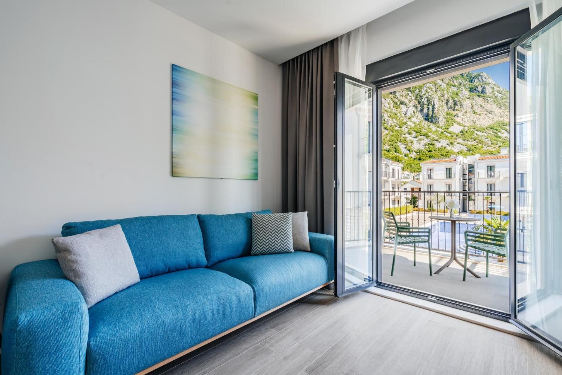 Risan Bay One-Bedroom Apartment with Garden View 2