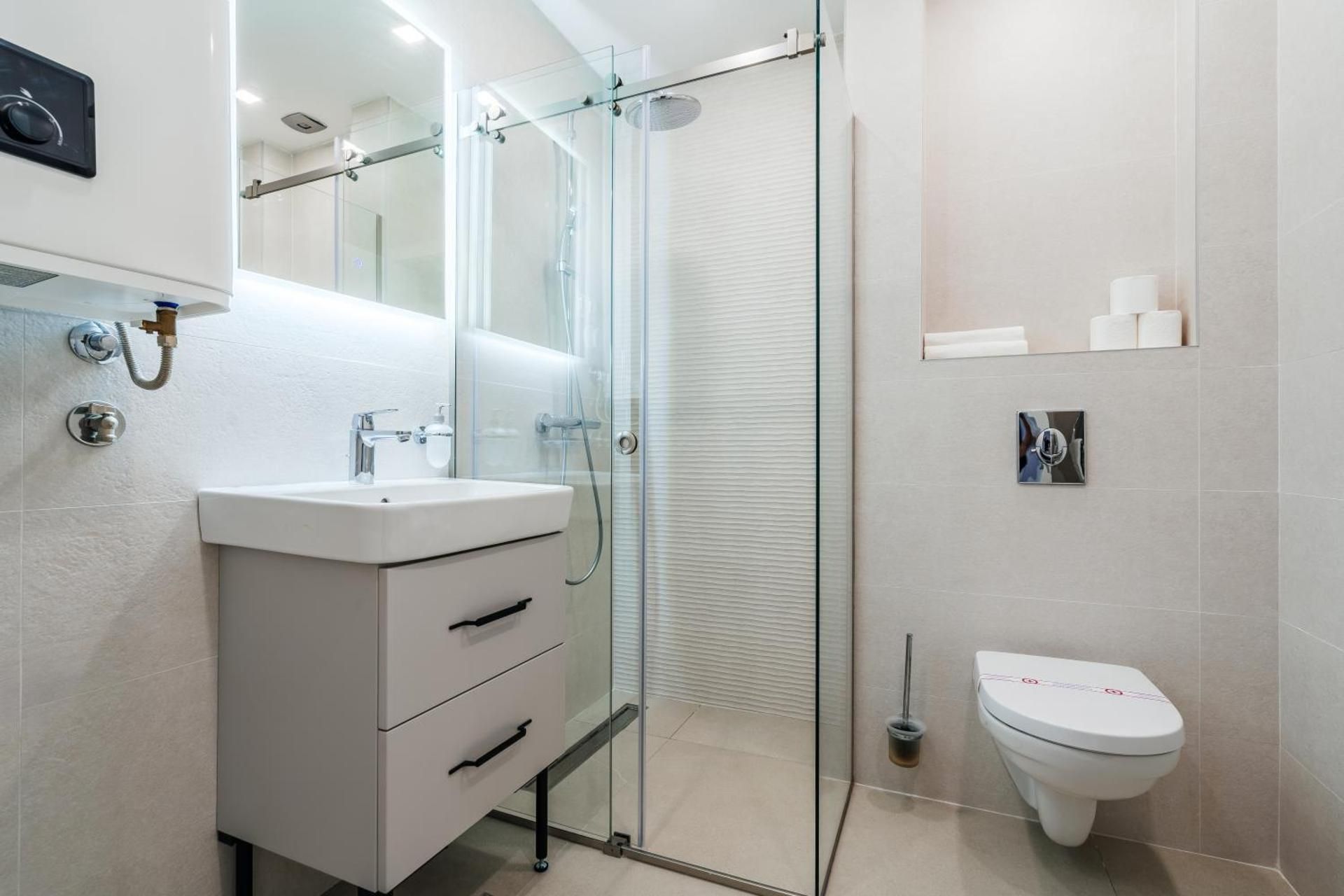 Risan Bay One-Bedroom Apartment with Garden View