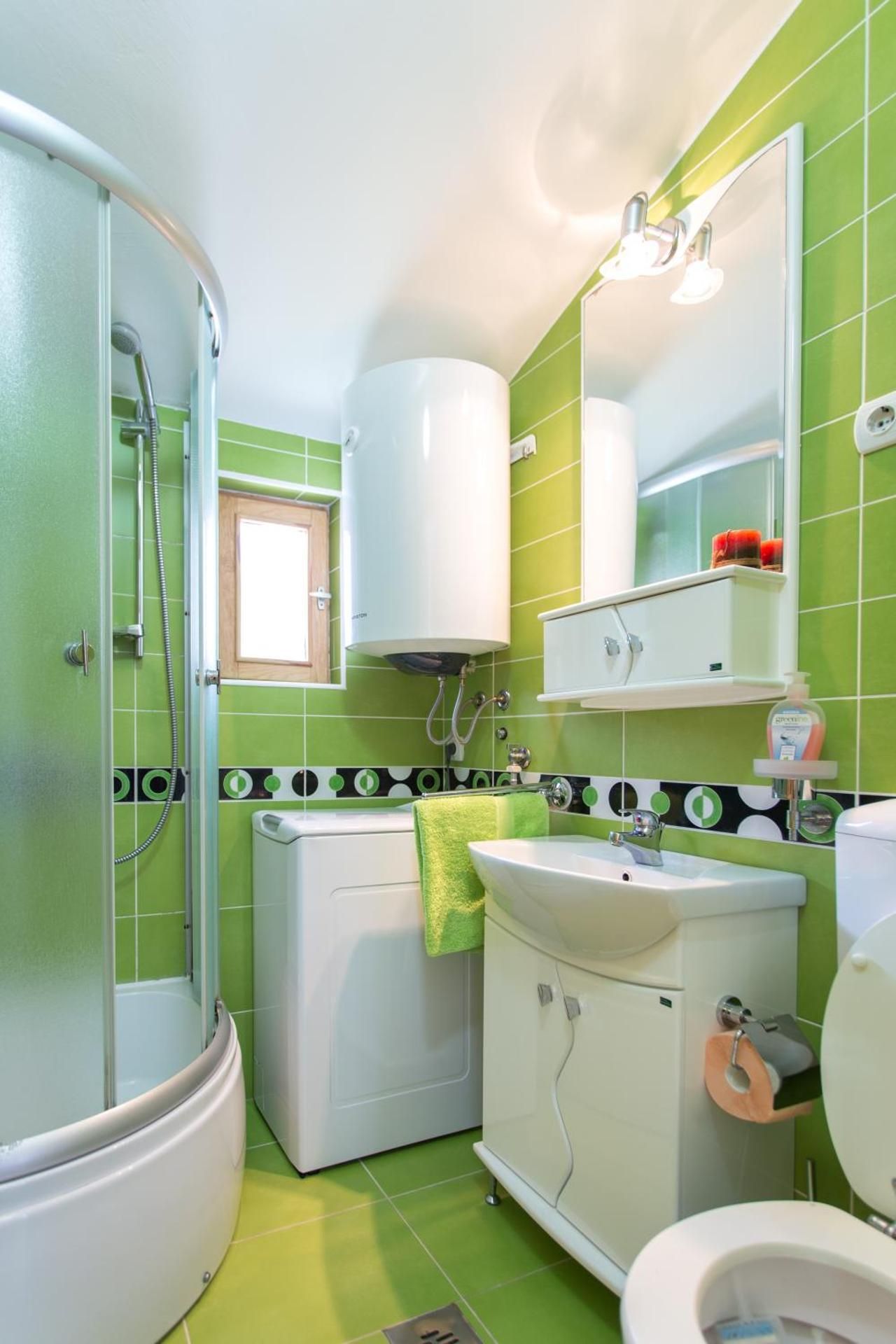 One-Bedroom Apartment with Balcony