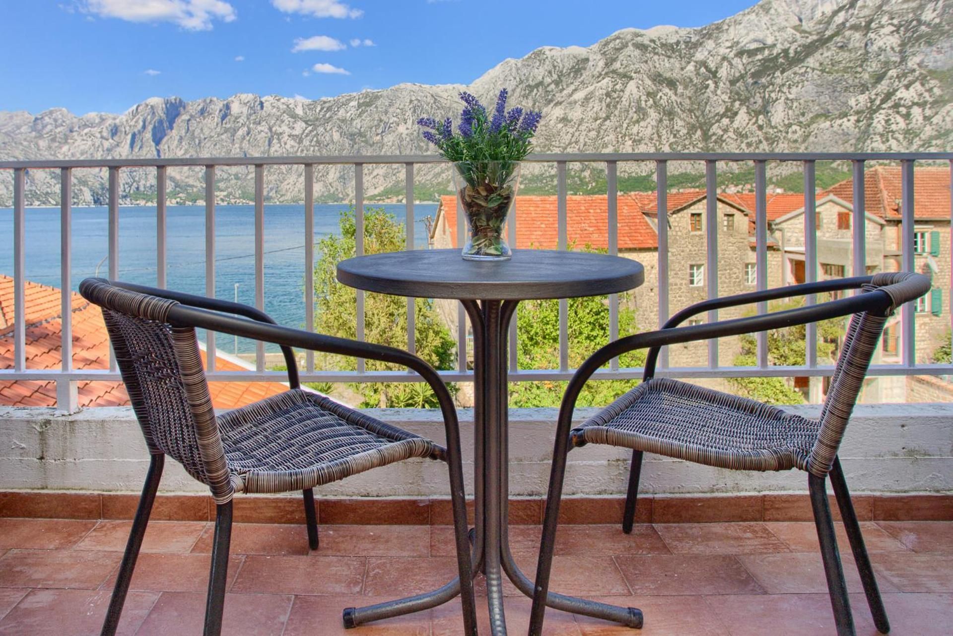 One-Bedroom Apartment with Sea View