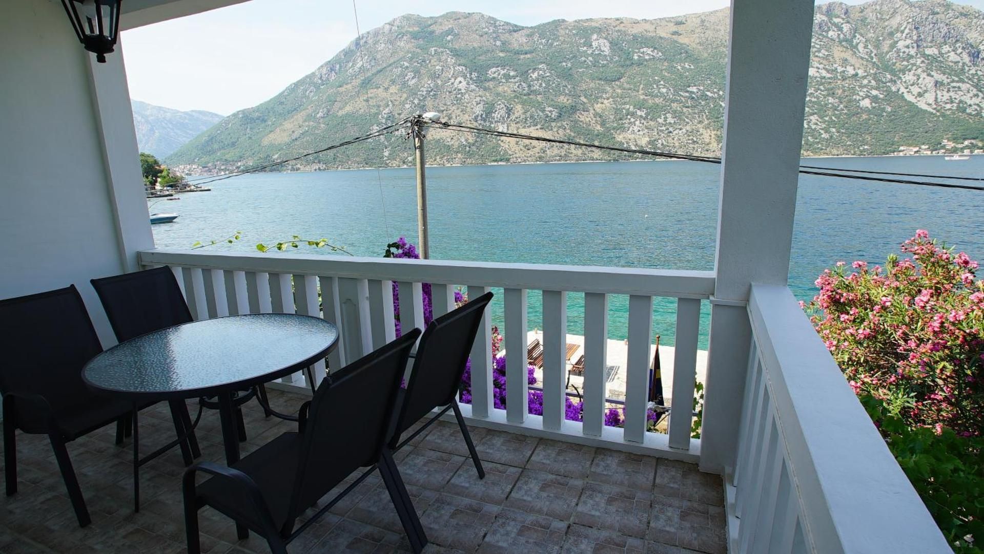 Apartment with Sea View (4 Adults)
