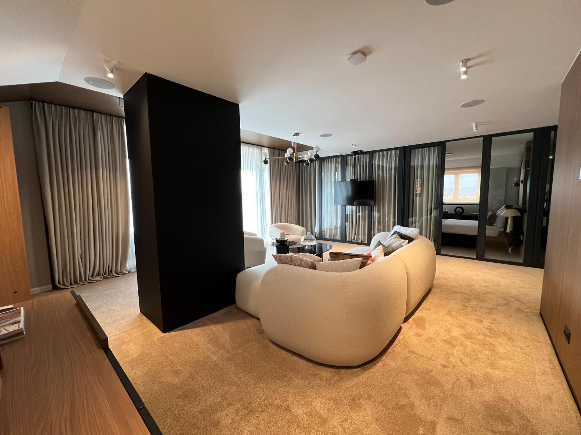 Deluxe Suite