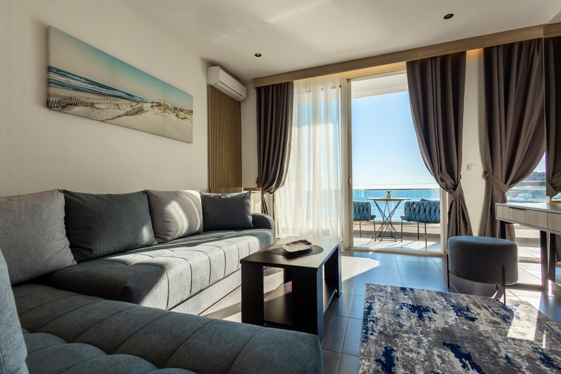 Continental Hotel Deluxe Double Studio