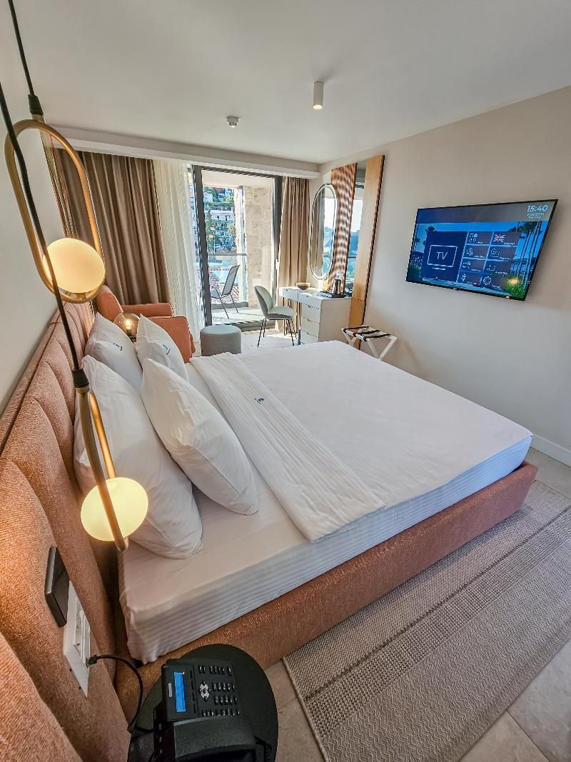 Premier Sea View