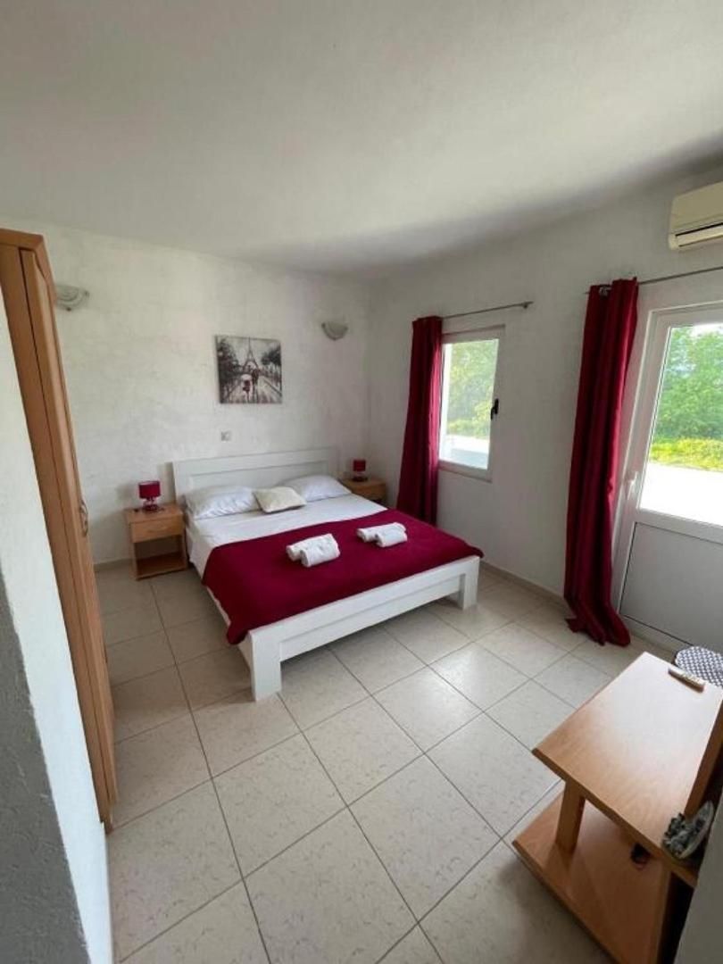 Sereno Village Apartment with Terrace