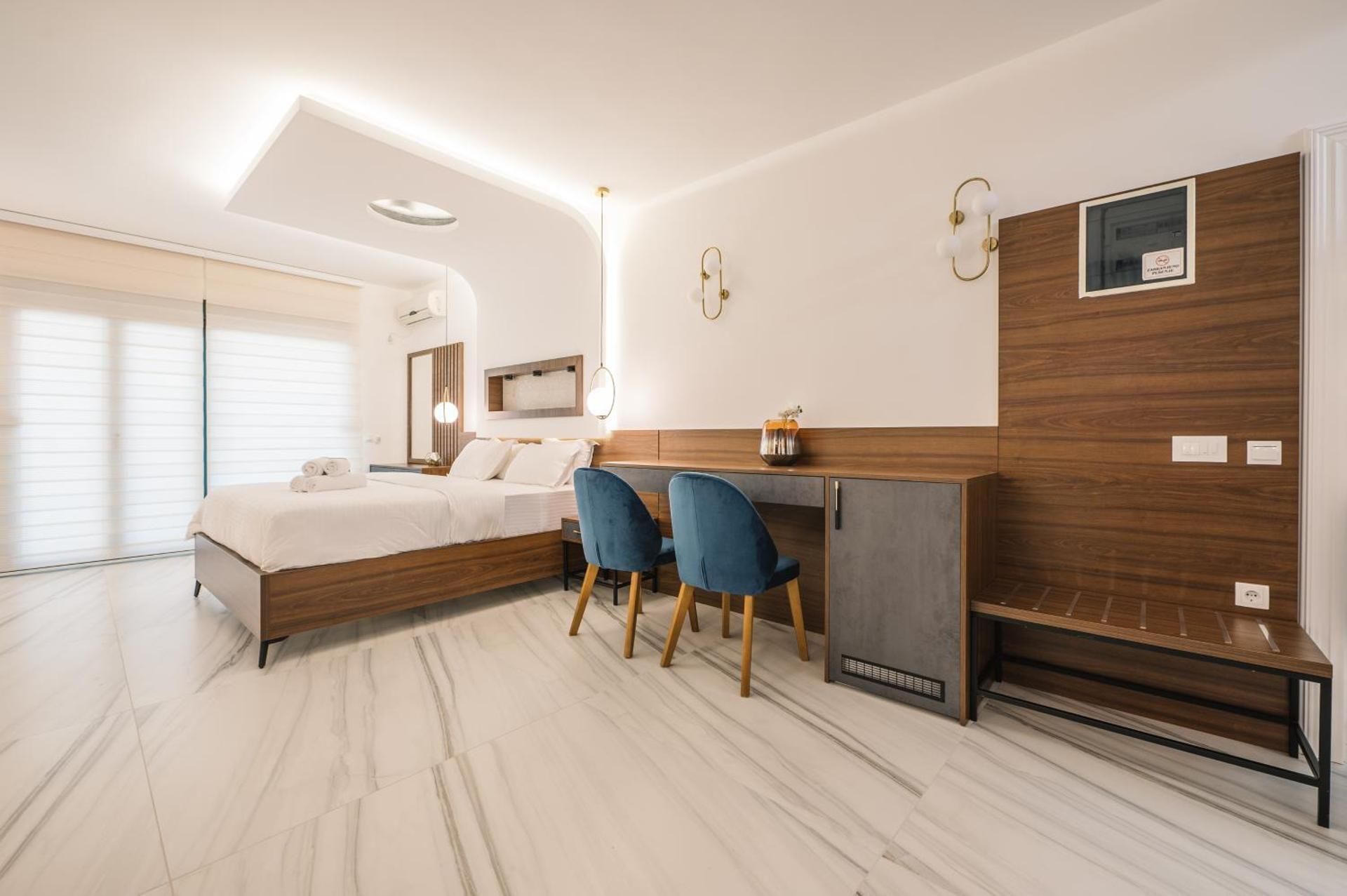 Junior Suite with Pool View