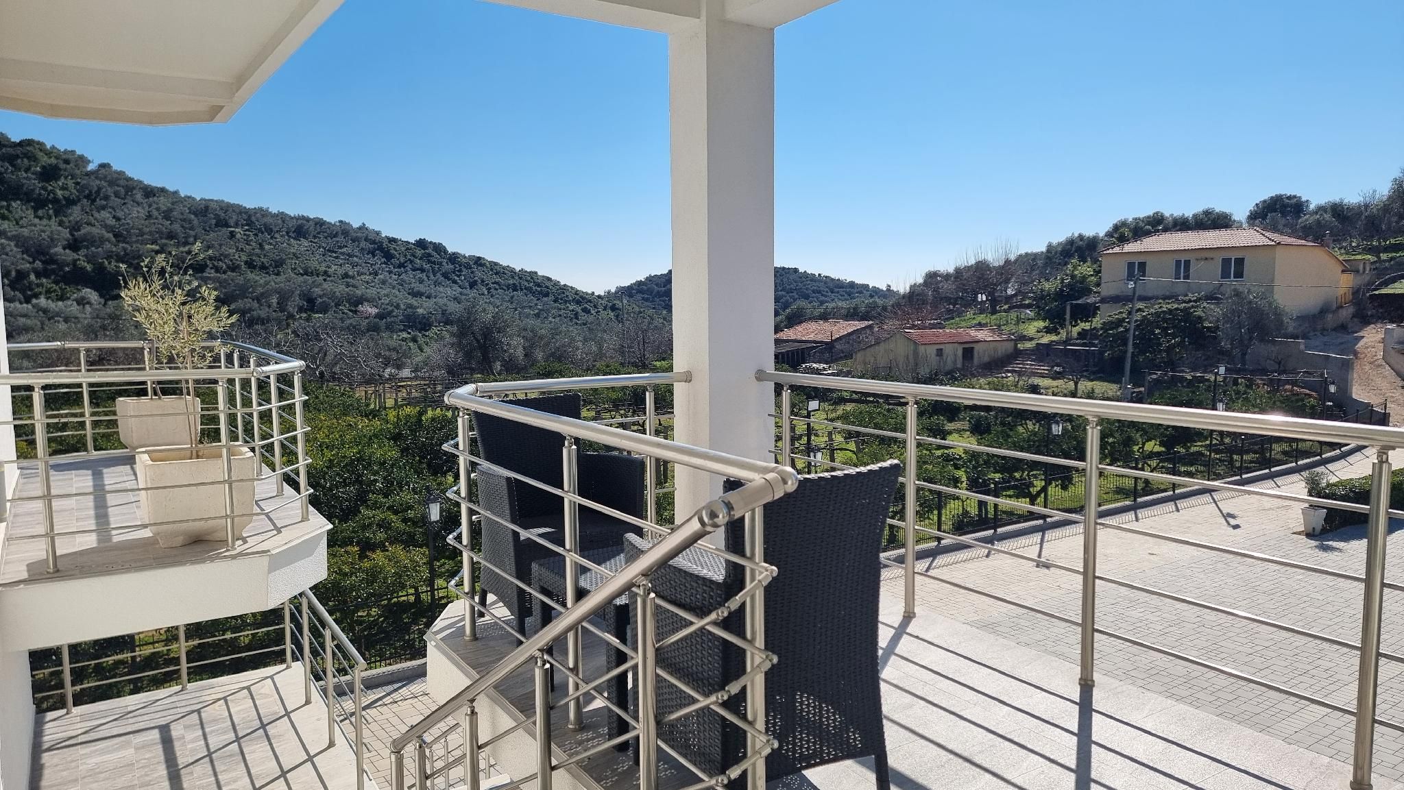 PRINCESS - Valdanos Family Room