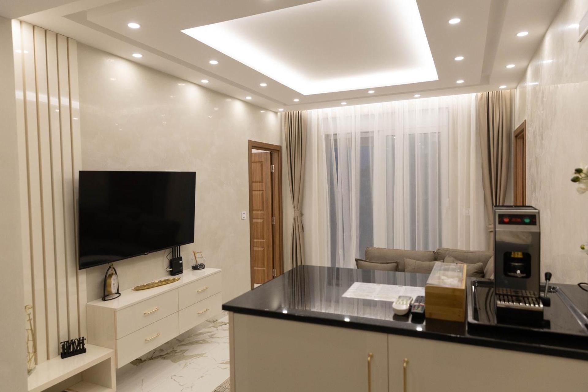 DELUXE APARTMENT