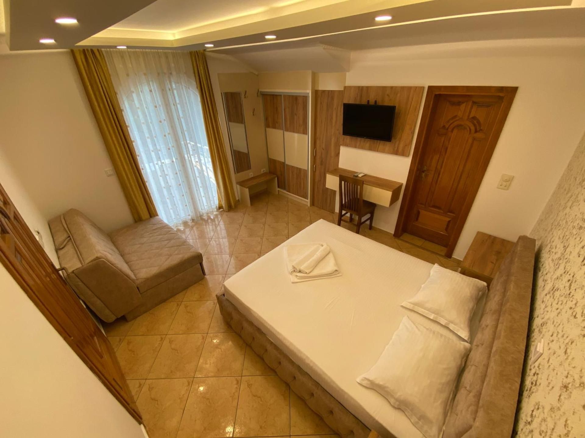 Studio (2 Adults) with Free Parking and Wi-Fi