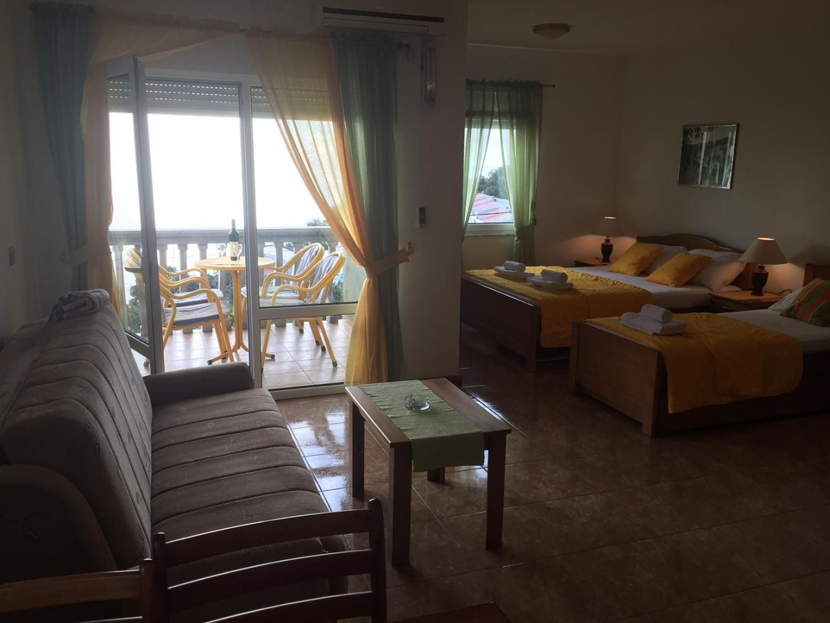 Majero Apartments Studio with Sea View (4 Adults) 2