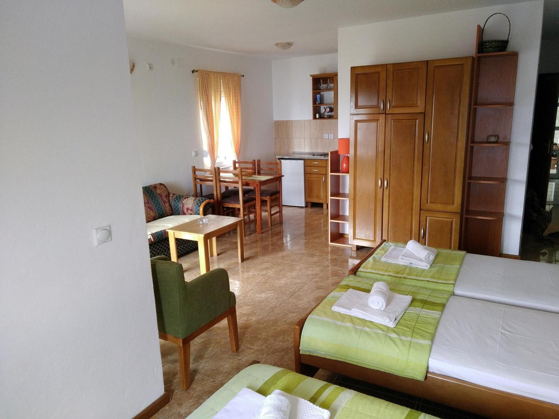 Majero Apartments Studio with Sea View (4 Adults) 3