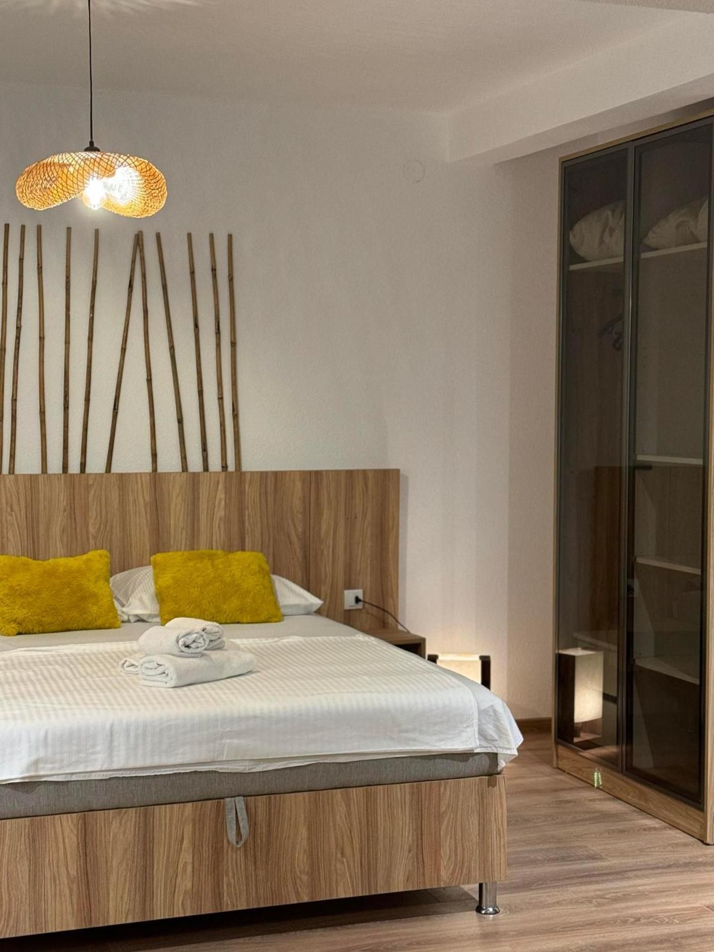 Apartments Casa Pineta Suite with Balcony