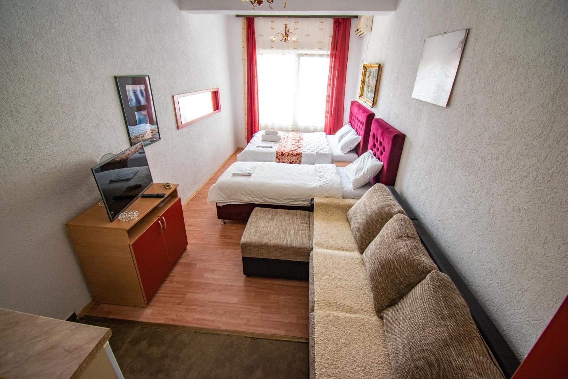 Studio Apartment (3 Adults)