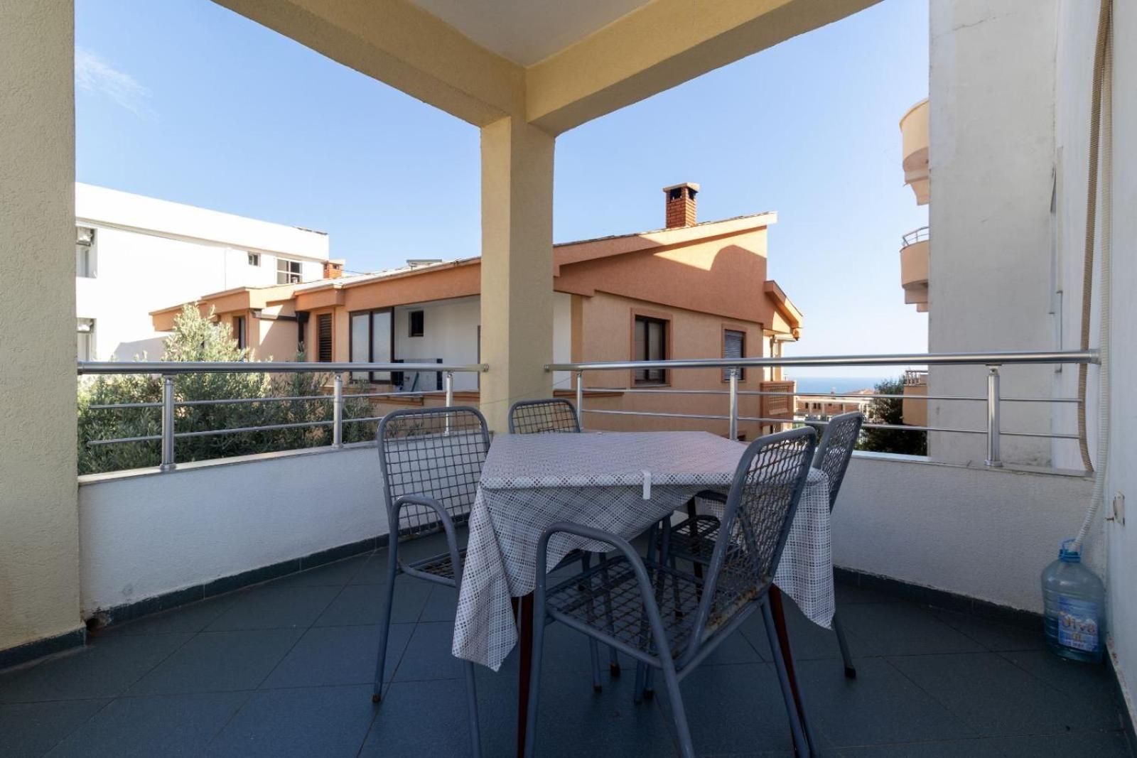 One-Bedroom Apartment (4 Adults)