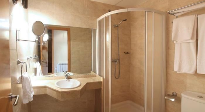 Double or Twin Room with Mountain View