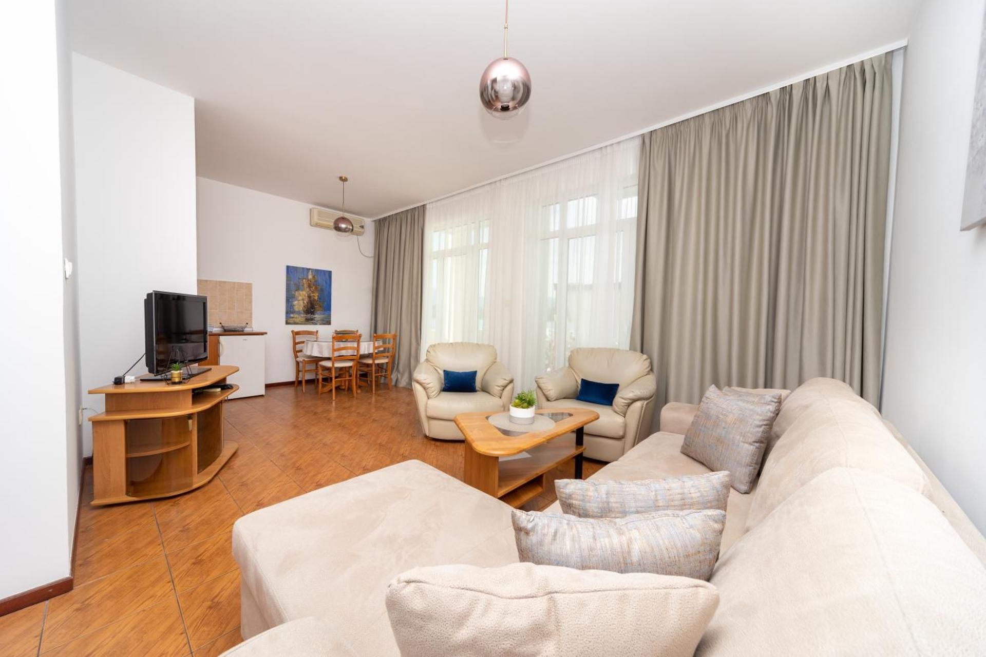 Deluxe Apartment
