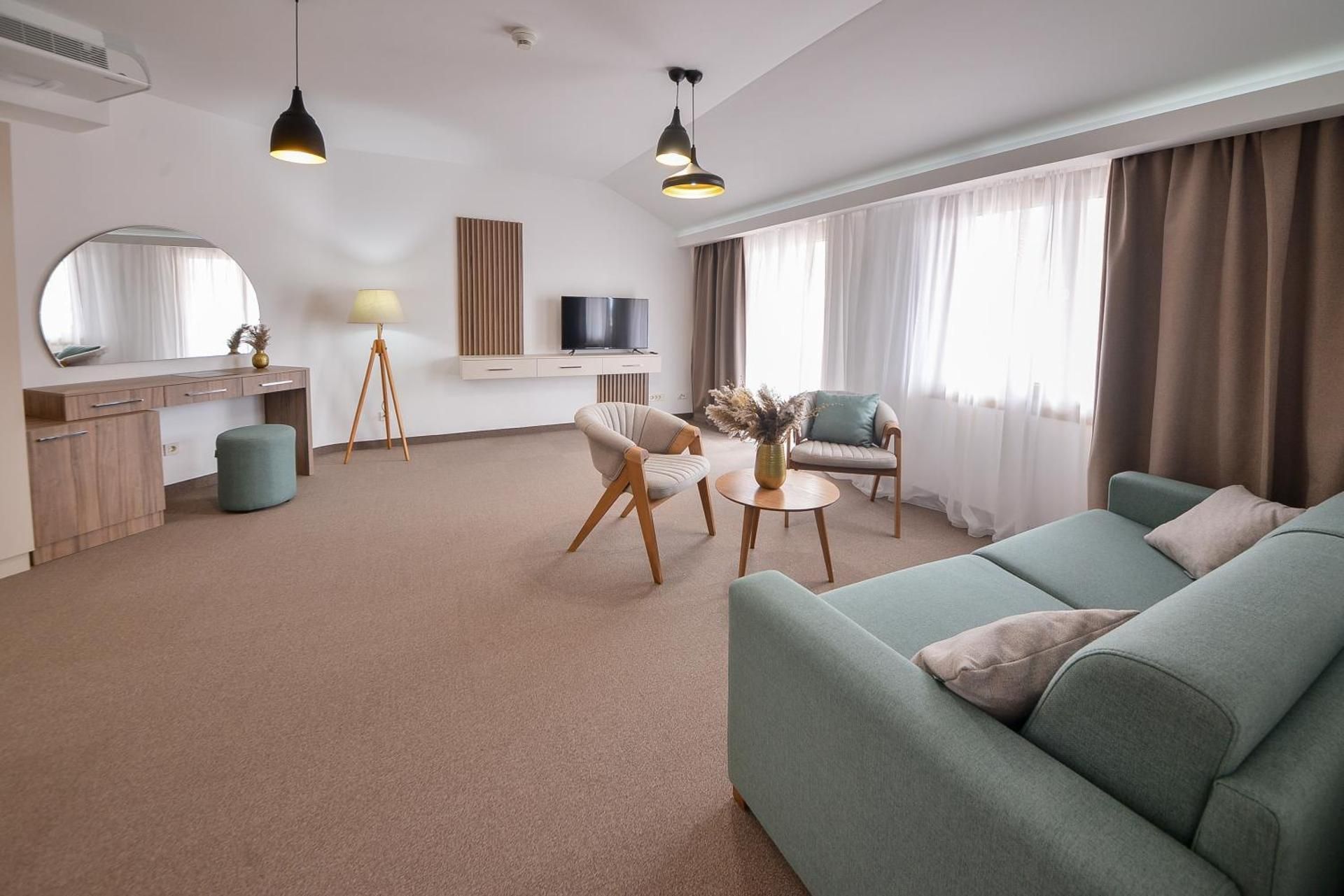 DELUXE APARTMENT