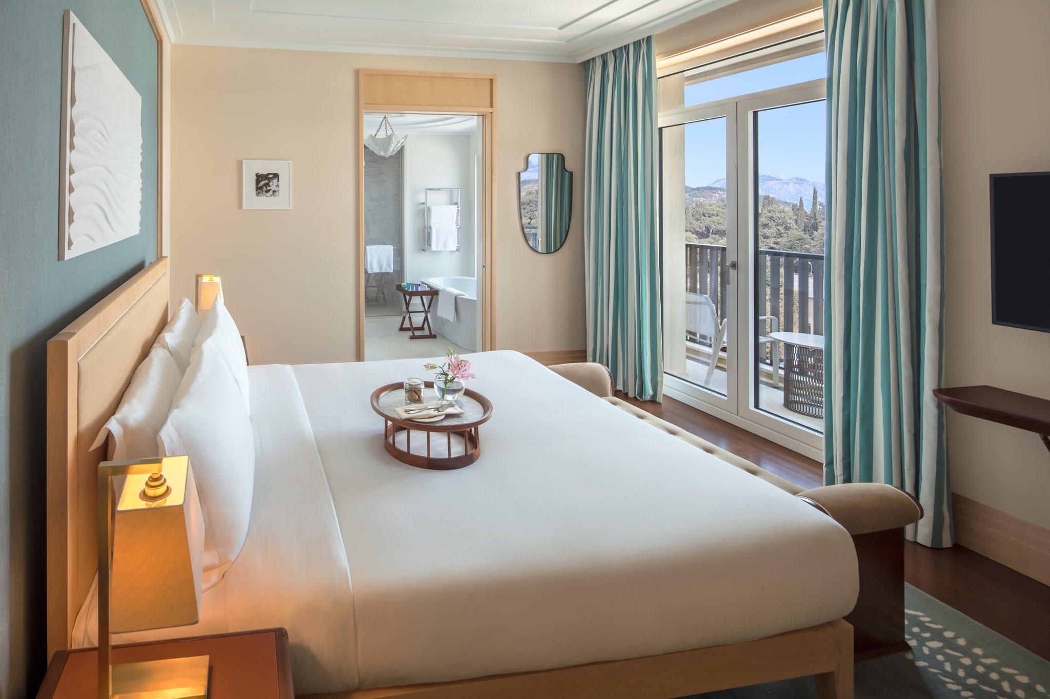 2 Bedroom Suite Dining Kitchen Balcony Aqua