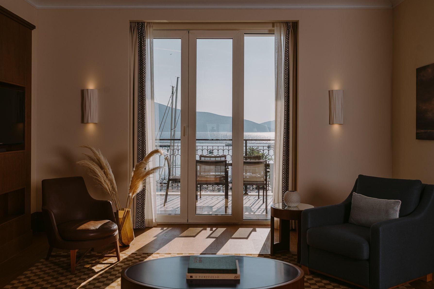 1 King Studio Suite Sea View Balcony