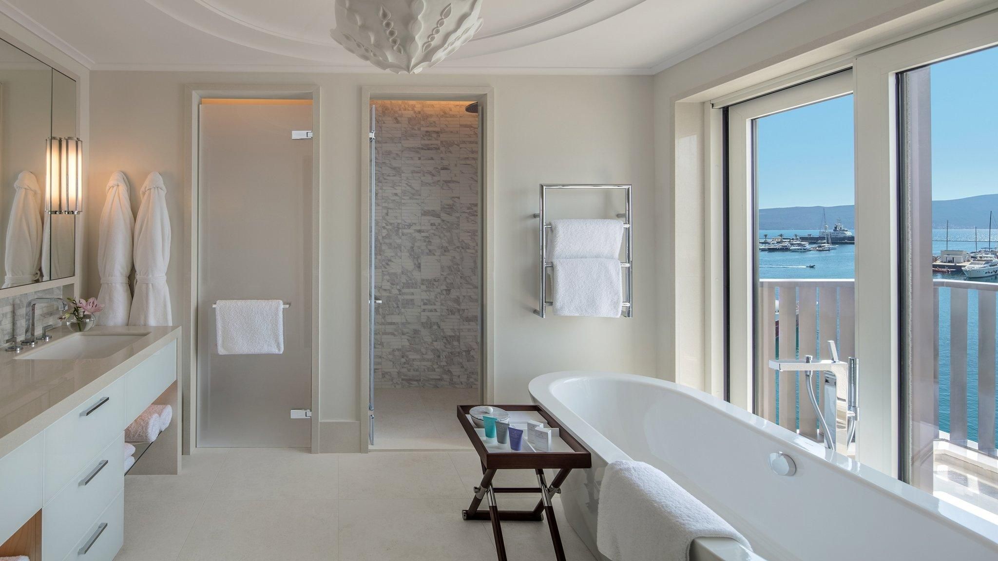 1 Bedroom Suite Sea View Balcony