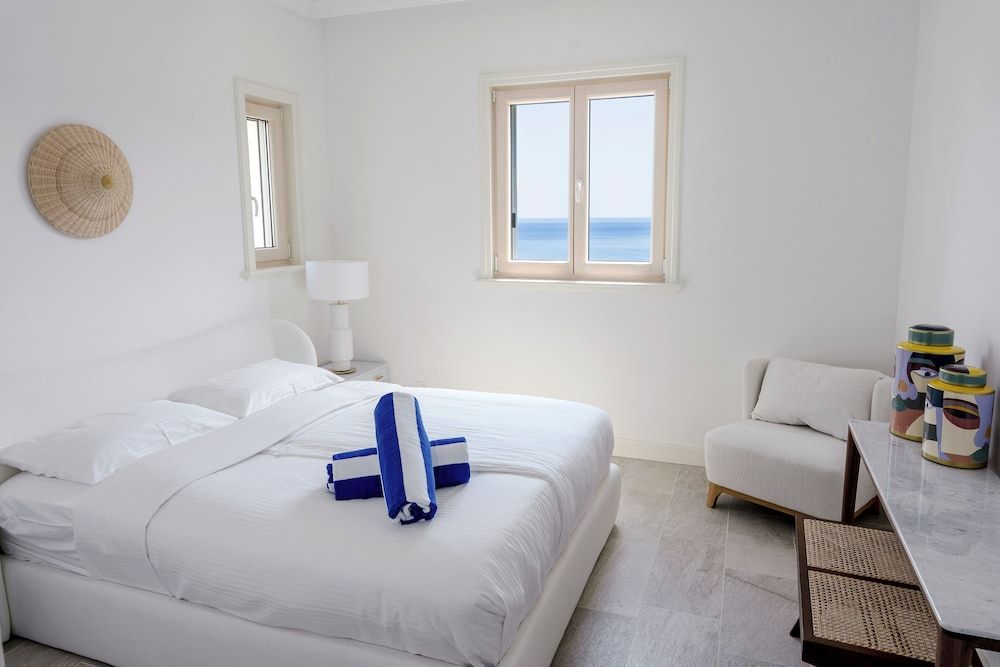 Three Bedroom Residence Sea View