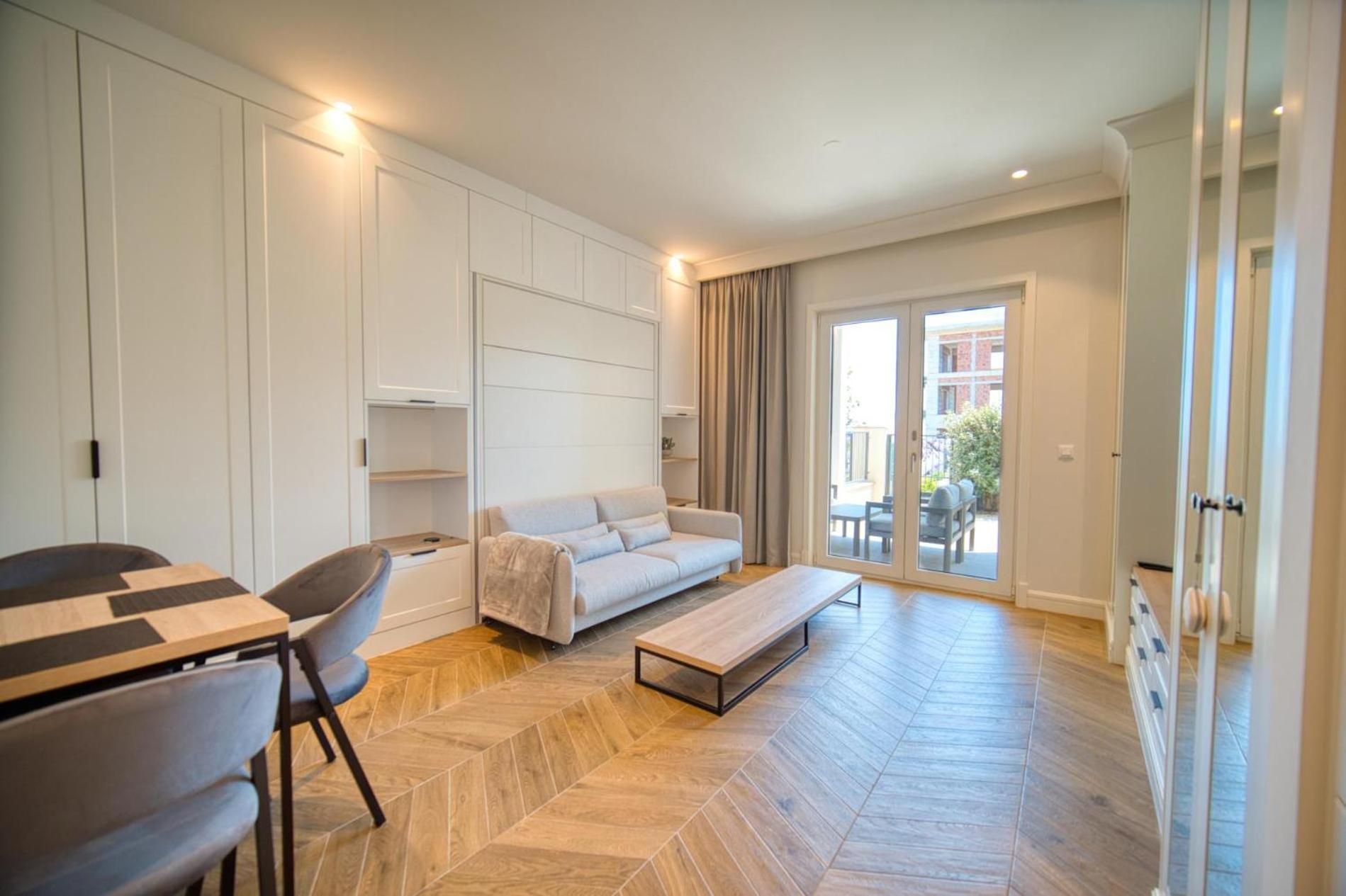 Studio Apartment